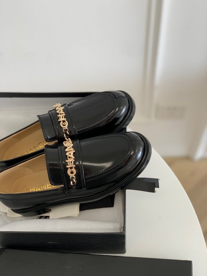 Women flat shoes, size 35-40, with box , SS70-1007