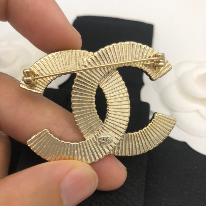 brooch jewelry ,with box,  J25-890