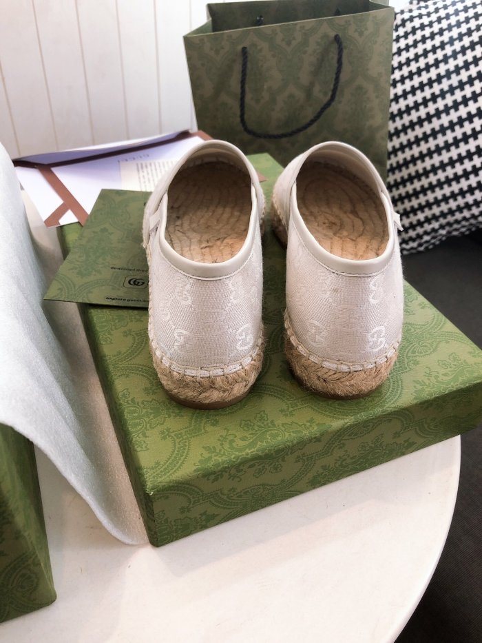 women flat shoes, size 35-41, with box ,  SS60-611-616