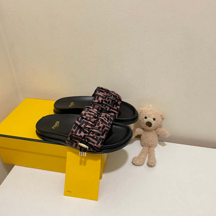 Flat leather sandals slippers , size 35-40 ,with box, SS50-924