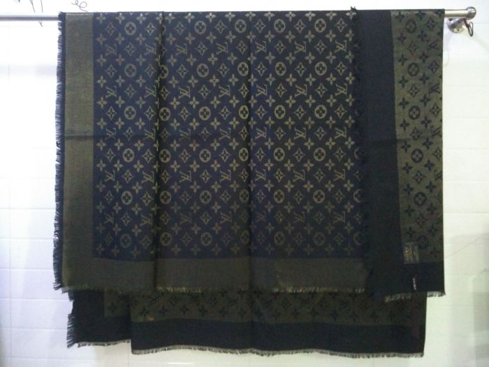 cashmere silk scarf , size: 140*140cm, no box, with dustbag.