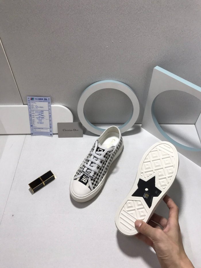 Women flat sneakers shoes, size 35-40, with box,  SS80-133-142