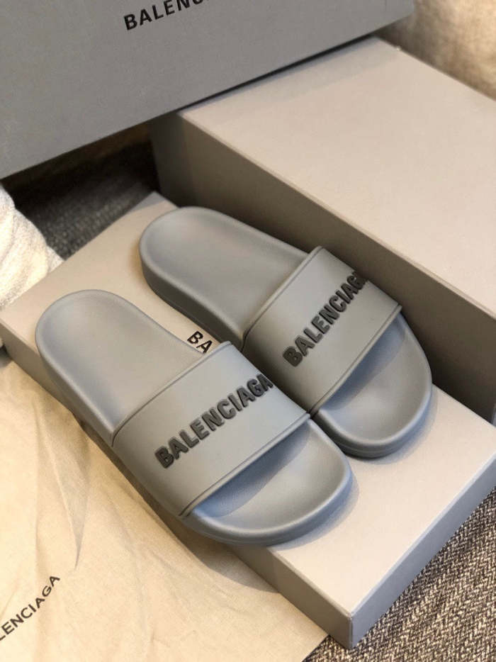 Flat leather sandals slippers , size 35-40  , with box,  SS50-893-898