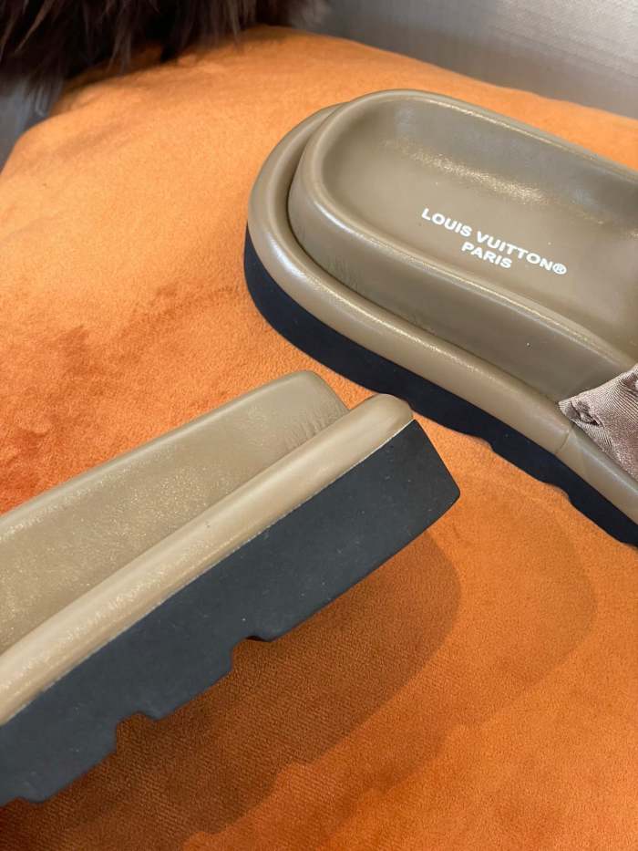 Flat leather sandals slippers , size 35-41 ,with box, SS60-1454-1458