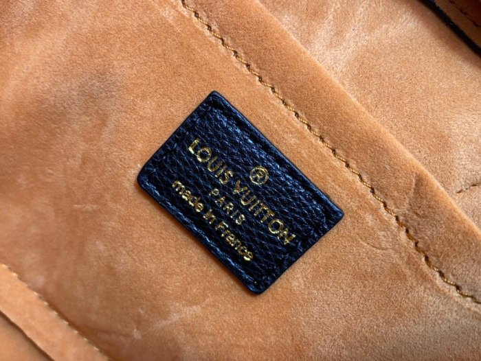 Leather Neo Aima BB bag ,AAAAA ,size 25x18x12cm,  B110