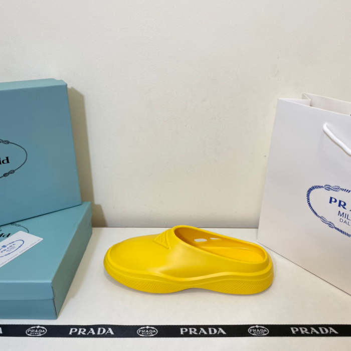 Flat sandals slippers , size 35-40 ,with box, SS50-1004-1006
