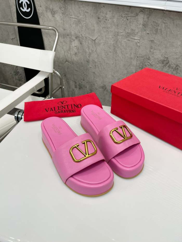 Flat leather sandals slippers , size 35-41 ,with box, SS60-1638-1642