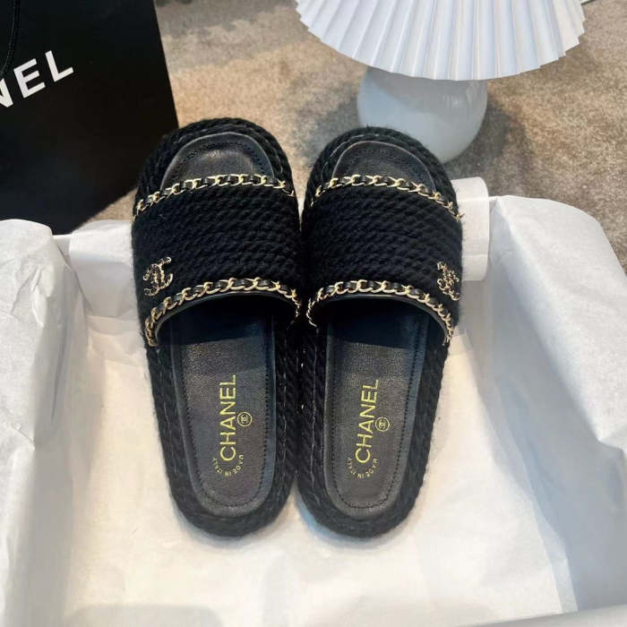 Flat leather sandals slippers , size 35-40 ,with box, SS60-1459