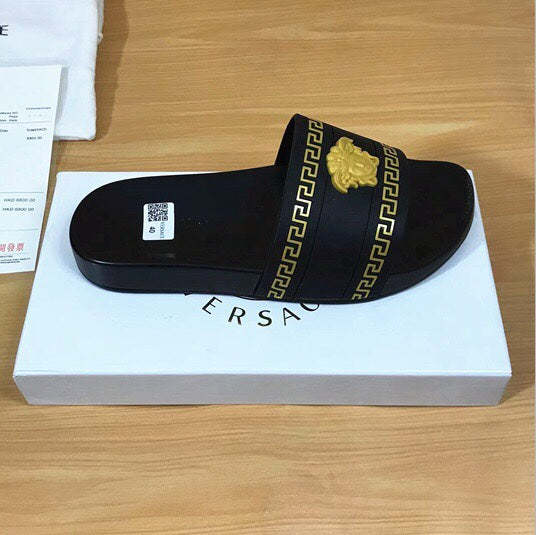 Flat leather sandals slippers , size 35-46, SS60-1857
