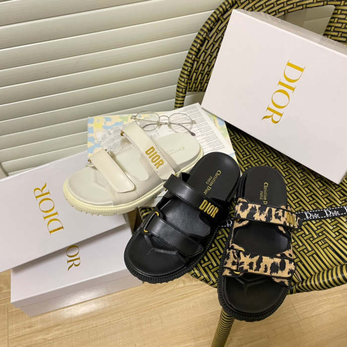 Flat leather sandals slippers , size 35-41 ,with box, SS60-1616-1618