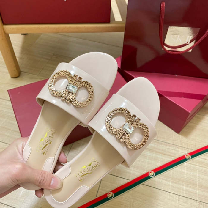 Flat leather sandals slippers , size 35-42 ,with box, SS50-1011-1019