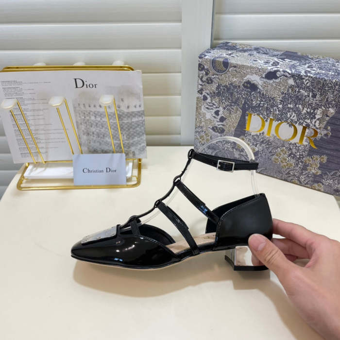 2022 new slippers,size 34-40,with box , SS70-1304