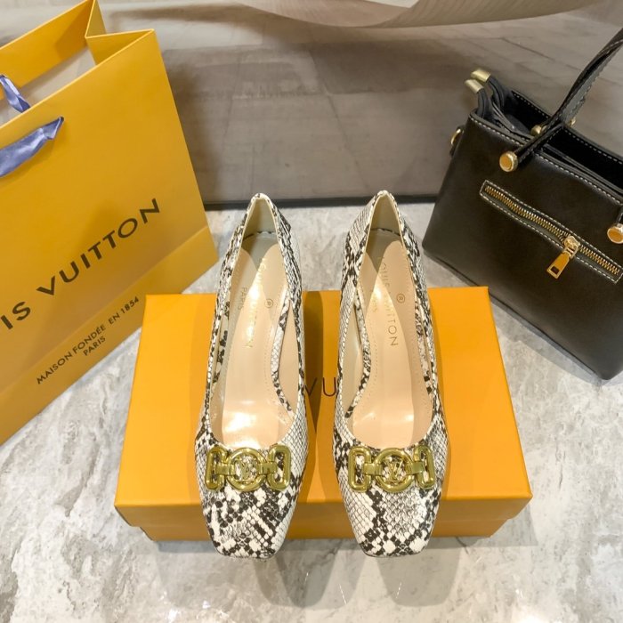 Women heel shoes,size 35-43, with box, SS70-1101-1104