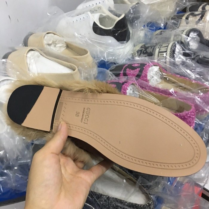 flat fur shoes, size 35-44, with box, SS70-276