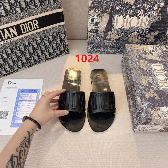 Flat leather sandals slippers , size 34-42 ,with box, SS50-1024
