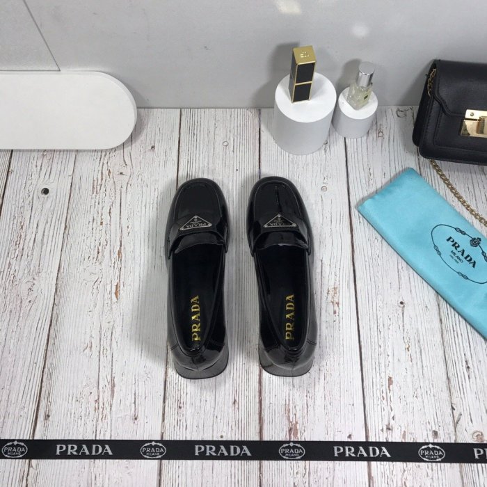 Women flat shoes, size 35-40, with box , SS70-994