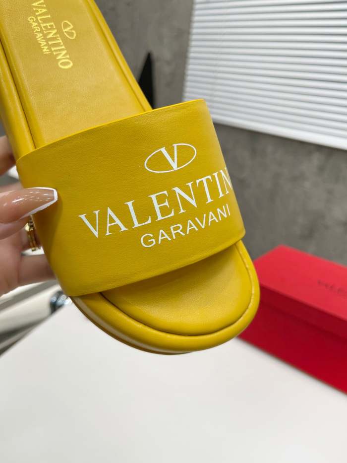 Flat leather sandals slippers , size 35-41 ,with box, SS60-1634-1637