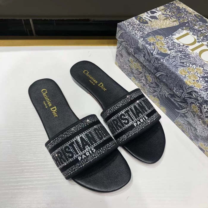 Flat leather sandals slippers , size 34-42 ,with box, SS60-1536-1540