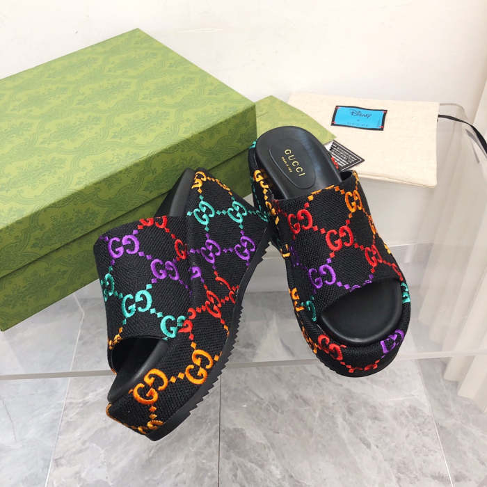 2022 new slippers,size 35-44,with box , SS70-1298-1303