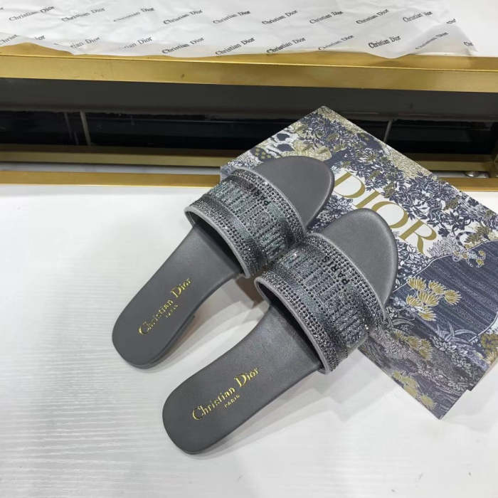 Flat leather sandals slippers , size 34-42 ,with box, SS60-1536-1540