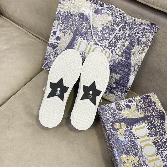 women flat sneakers shoes, size 35-40 with box , SS70-1287-1288