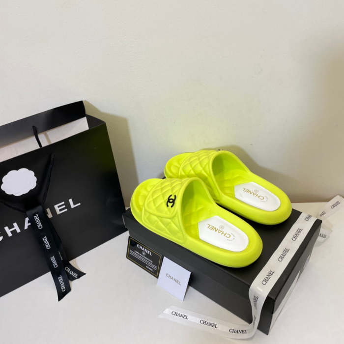 Flat leather sandals slippers , size 35-40 ,with box, SS50-953-956