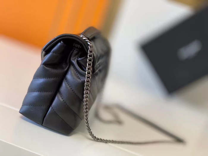 Leather bag ,AAAAA ,no box, with dust bag. size 20cm or 24cm or 31cm,no box, B110-101