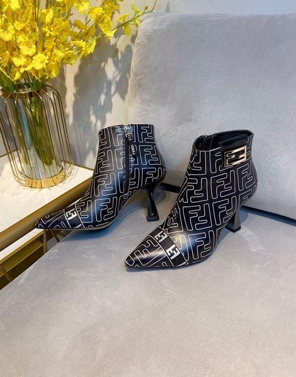 women boot shoes, size 35-41, with box, SS110-119-122