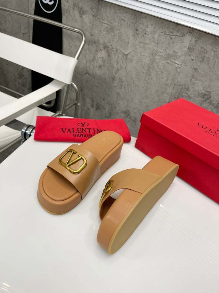 Flat leather sandals slippers , size 35-41 ,with box, SS60-1638-1642