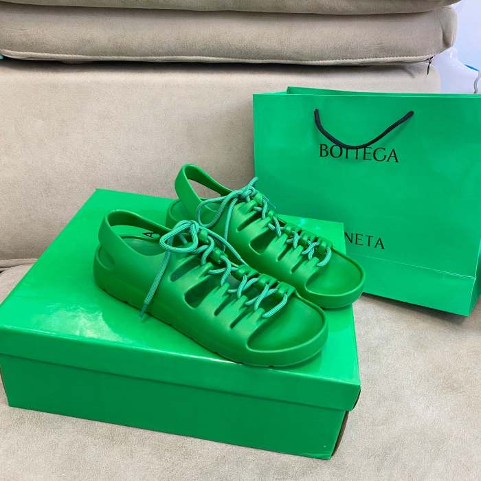 Flat leather sandals slippers , size 35-39, SS60-1807-1811