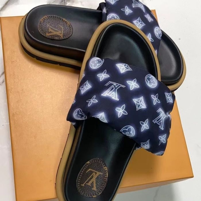 Flat leather sandals slippers , size 34-45 ,with box, SS60-1584