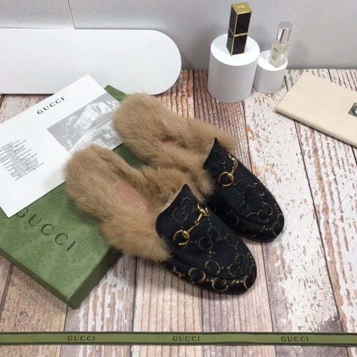 flat fur shoes, size 35-44, with box, SS70-809