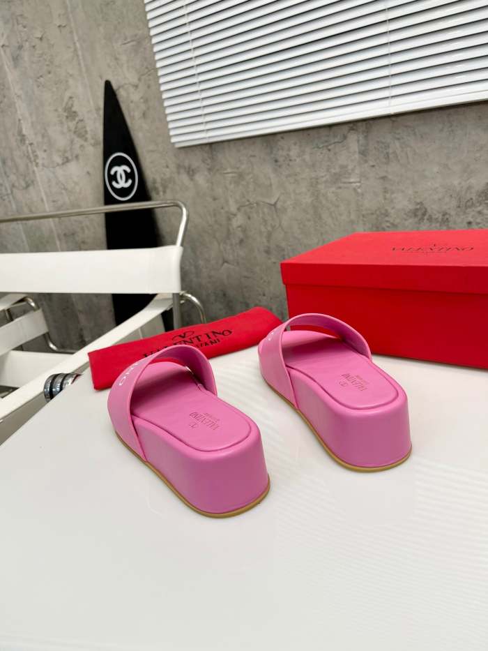 Flat leather sandals slippers , size 35-41 ,with box, SS60-1634-1637