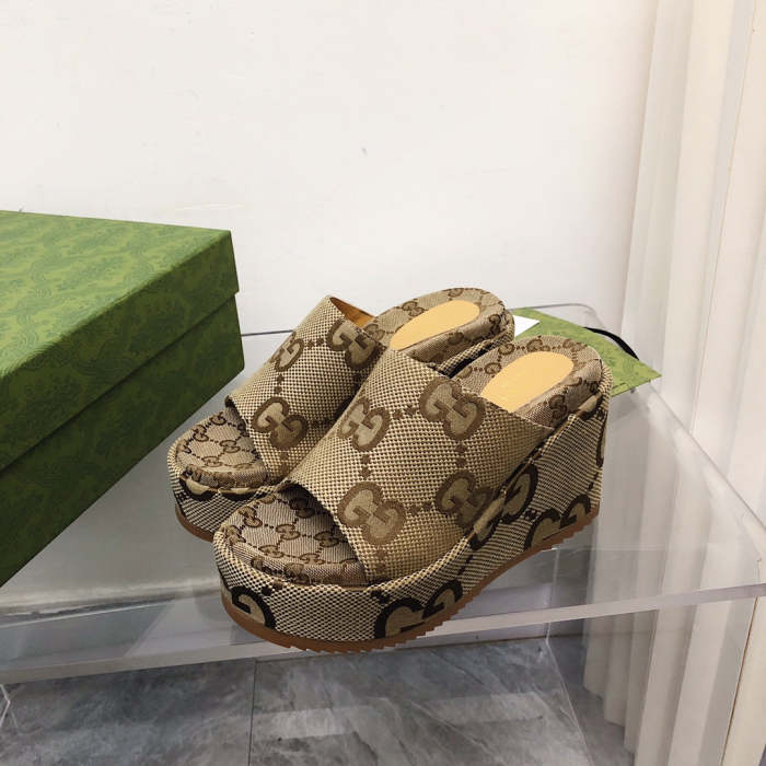 2022 new slippers,size 35-44,with box , SS70-1298-1303