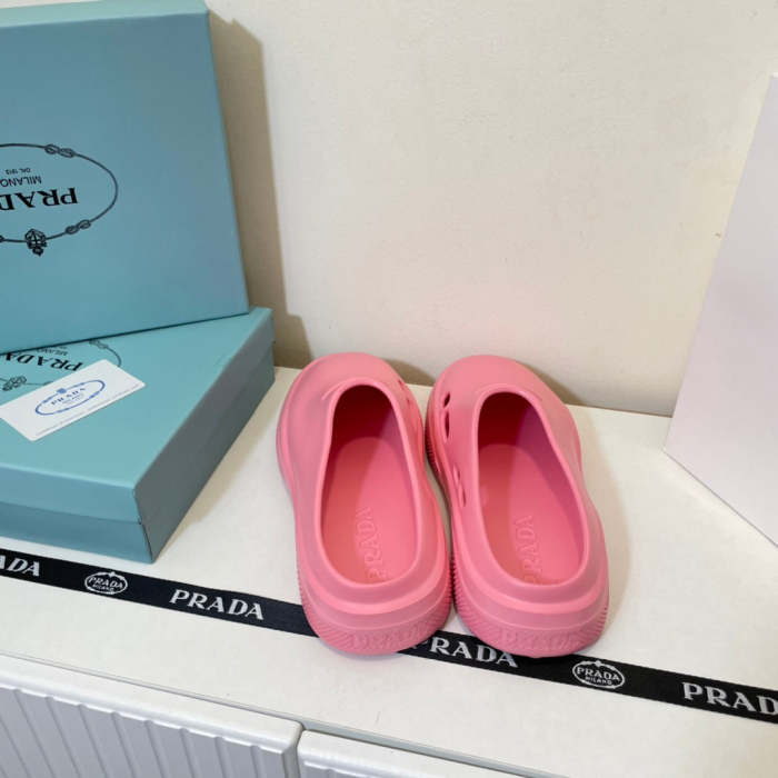 Flat sandals slippers , size 35-40 ,with box, SS50-1004-1006