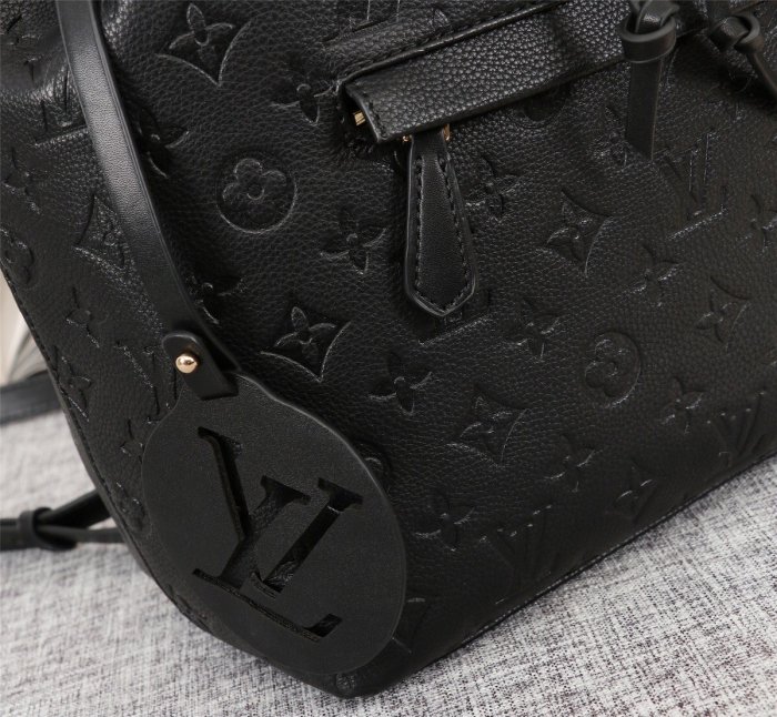 canvas and leather bag,top quality, no box,with dust bag size 27.5-33-14cm, B110