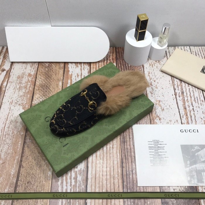 flat fur shoes, size 35-44, with box, SS70-809