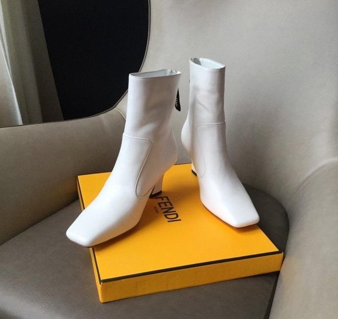 women boot shoes, size 35-40, with box, SS110-123