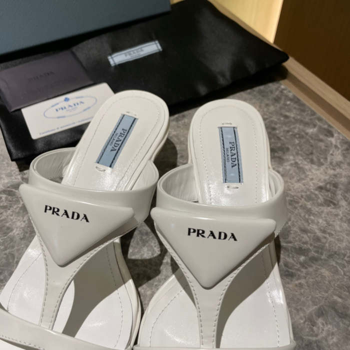 Flat leather sandals slippers , size 35-40 , with box, SS60-1384-1389