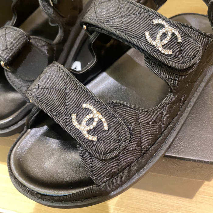 Flat leather sandals slippers , size 34-40 ,with box, SS60-1467
