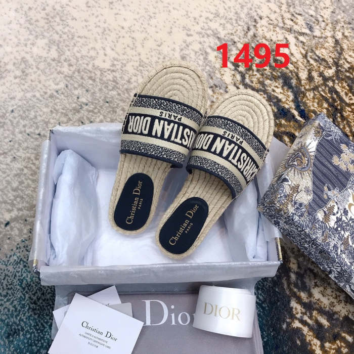Flat sandals slippers , size 35-40 ,with box, SS60-1493-1497