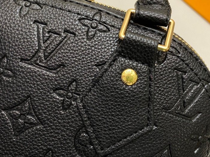 Leather Neo Aima BB bag ,AAAAA ,size 25x18x12cm,  B110