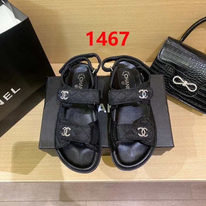 Flat leather sandals slippers , size 34-40 ,with box, SS60-1467