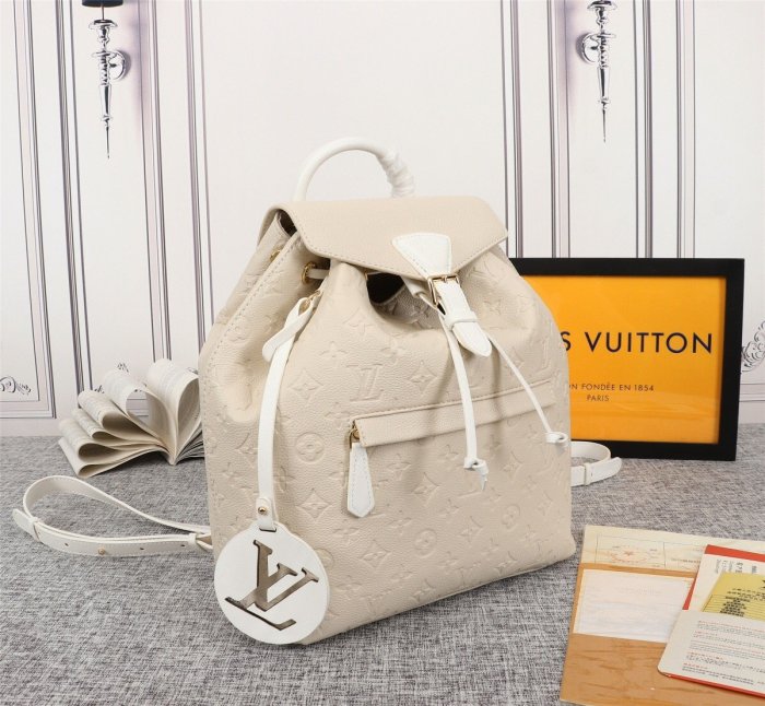 canvas and leather bag,top quality, no box,with dust bag size 27.5-33-14cm, B110