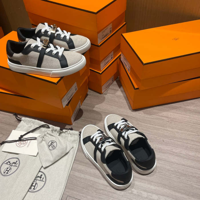 women flat sneakers shoes, size 35-40,with box , SS80-372-373