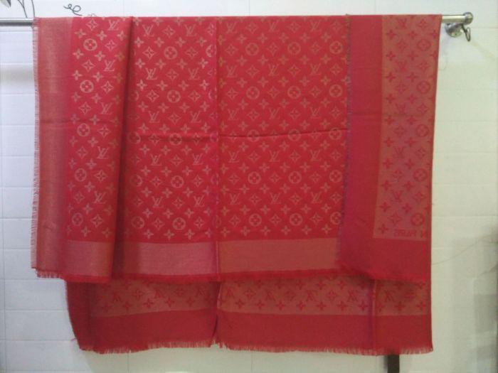 cashmere silk scarf , size: 140*140cm, no box, with dustbag.