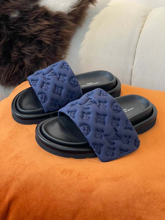 Flat leather sandals slippers , size 35-41 ,with box, SS60-1454-1458