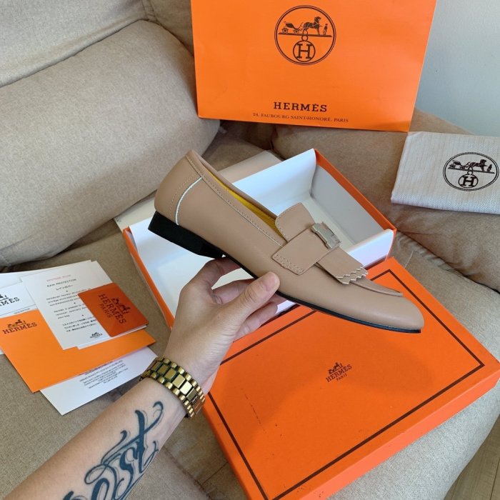 Women flat shoes, size 34-42, with box, SS70-1070