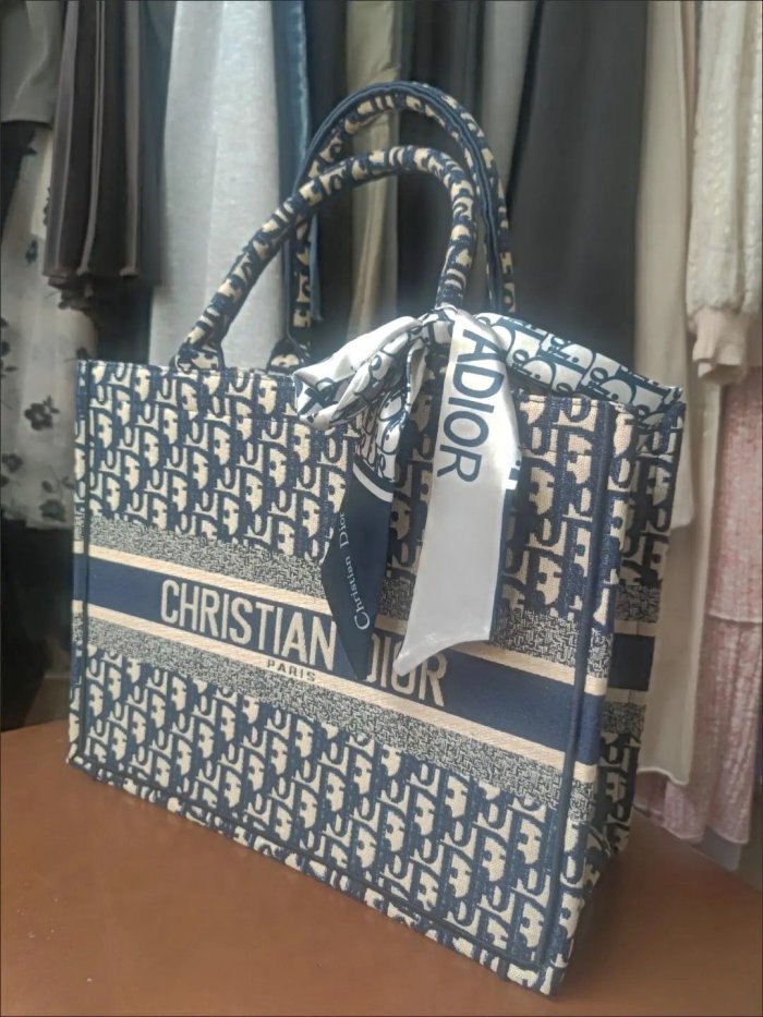 Embroidery canvas ON THE GO TOTE bag , Size 41cm  Or 36cm,  with scarf and box, B68-4366-4371
