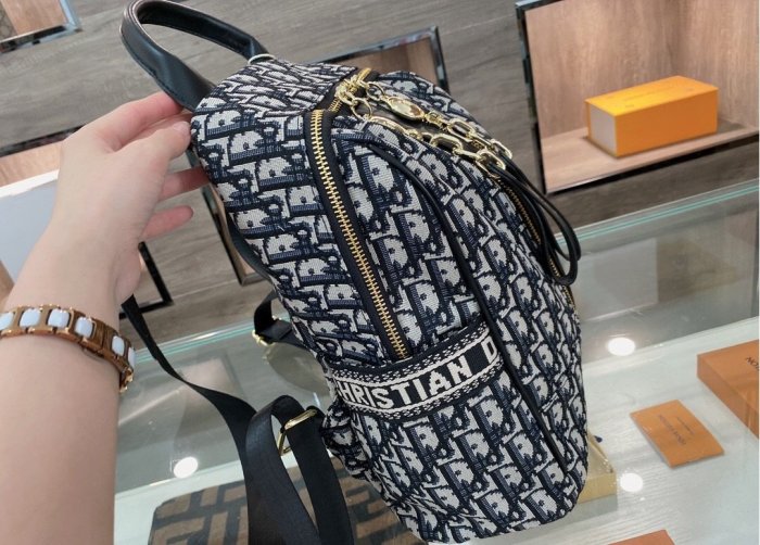 canvas and split leather, AAA, no box,size: 27x32cm,B68-4960
